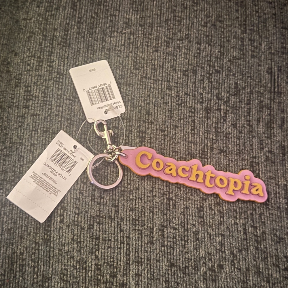 Coach Coachtopia Logo Bag Charm in Violet Orchid/Flax Coachtopia Leather NWT - Picture 8 of 16